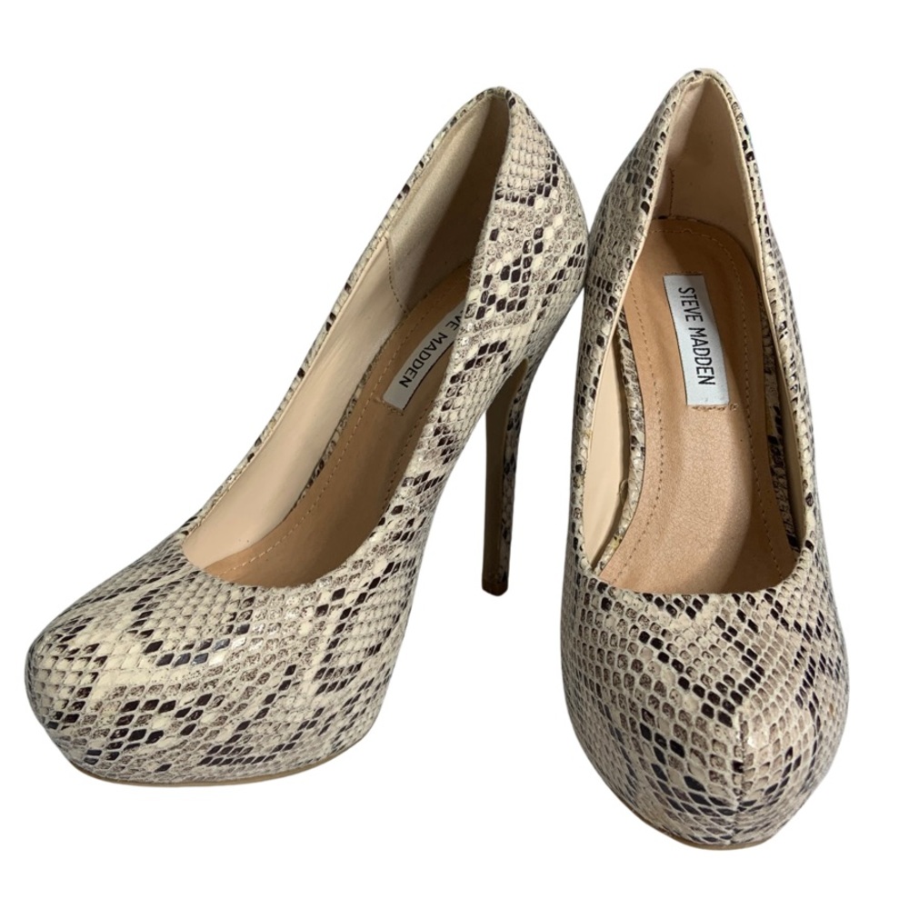 STEVE MADDEN PLATFORM HEELS!!